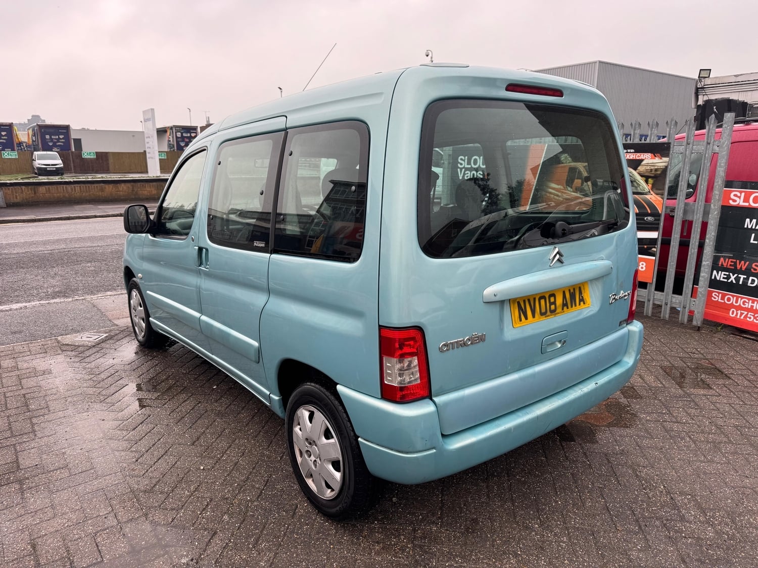 [ berth ]Citroen Berlingo
