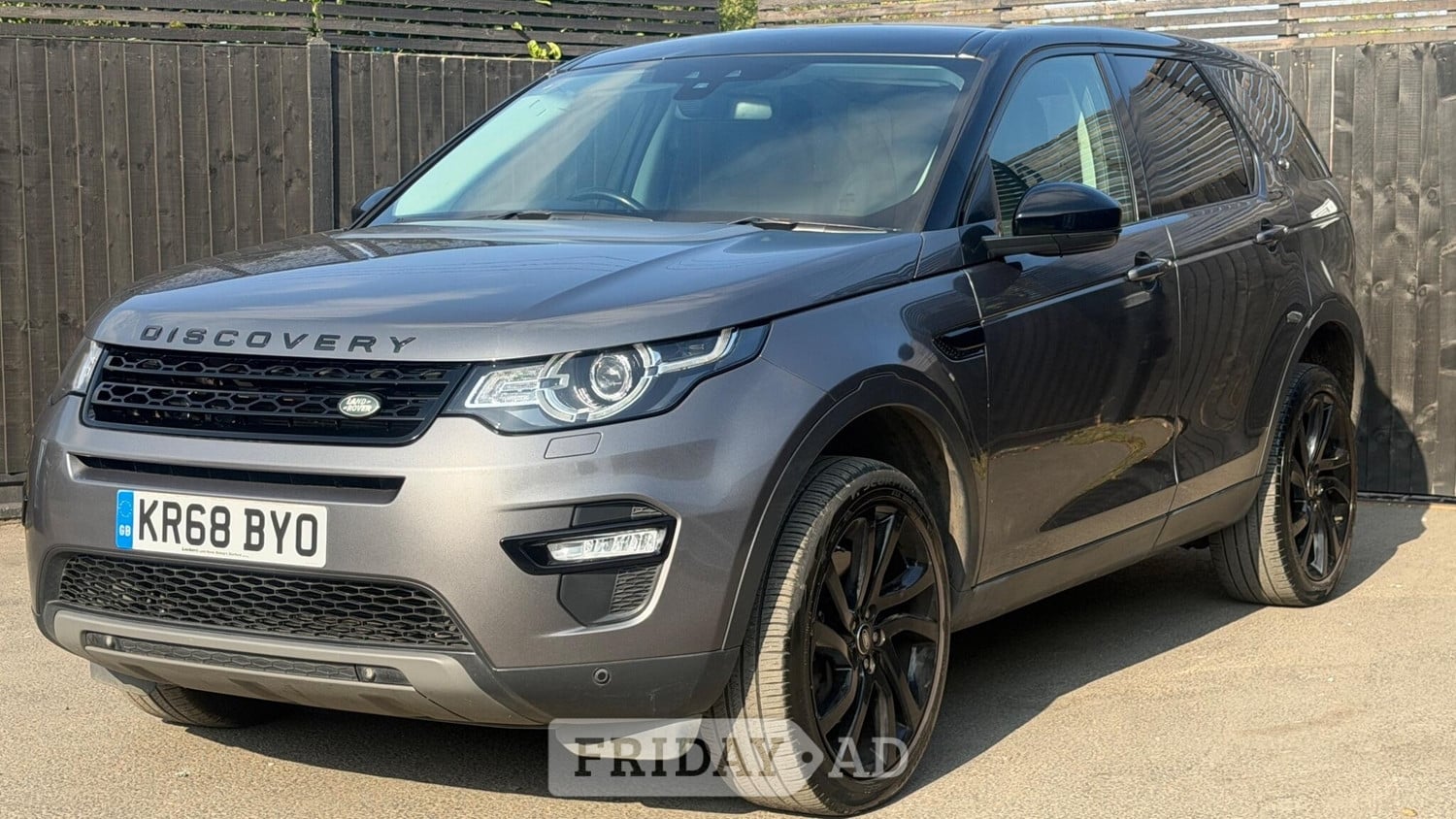 [ berth ]Land Rover Discovery Sport