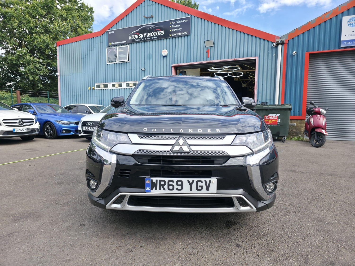 Mitsubishi Outlander Barnet