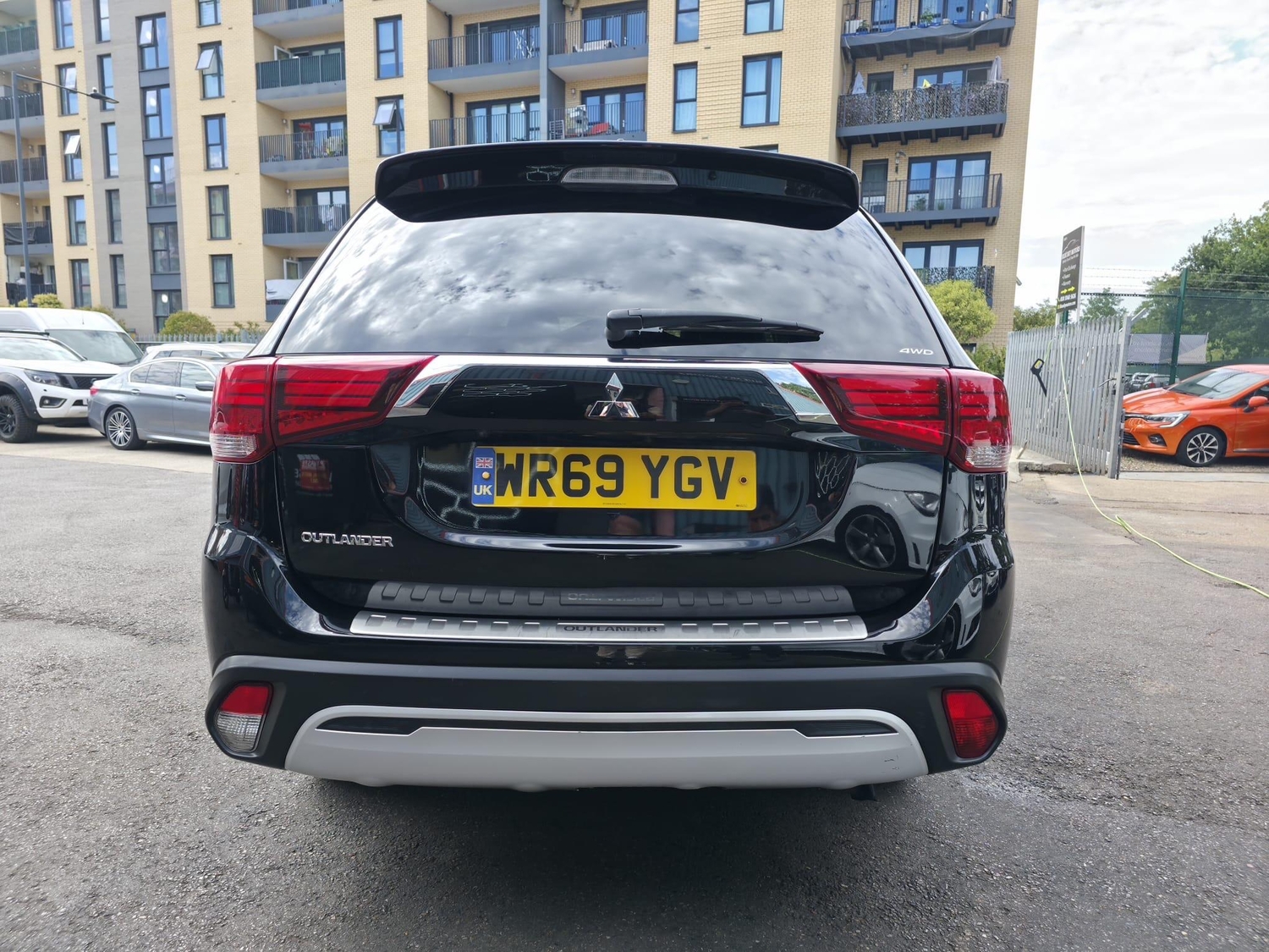 Mitsubishi Outlander 2019 - Cars in Barnet