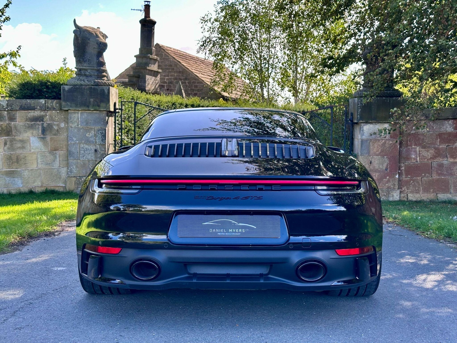 Porsche 911 2023 - Cars