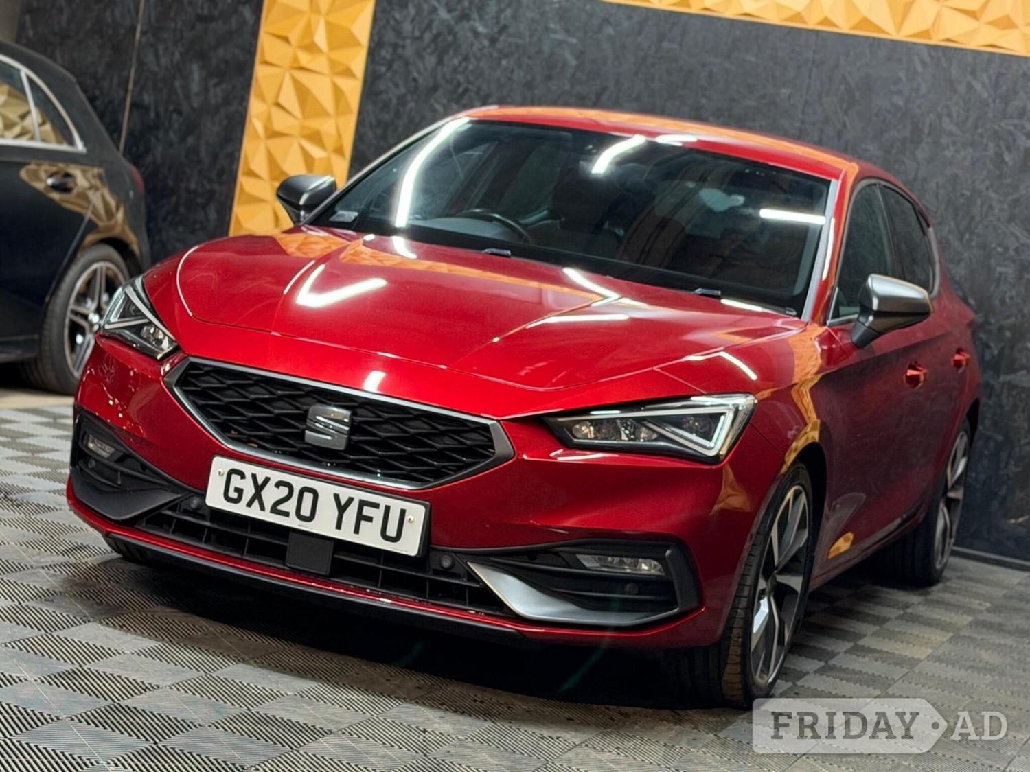 [ berth ]SEAT Leon
