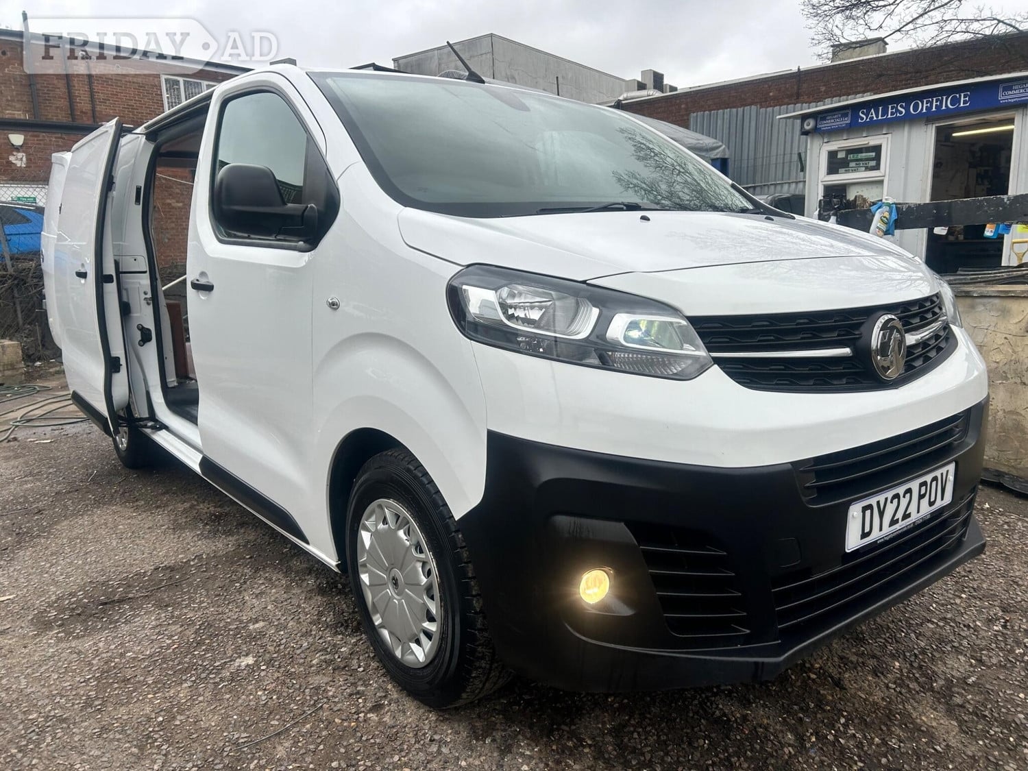 [ berth ]Vauxhall Vivaro