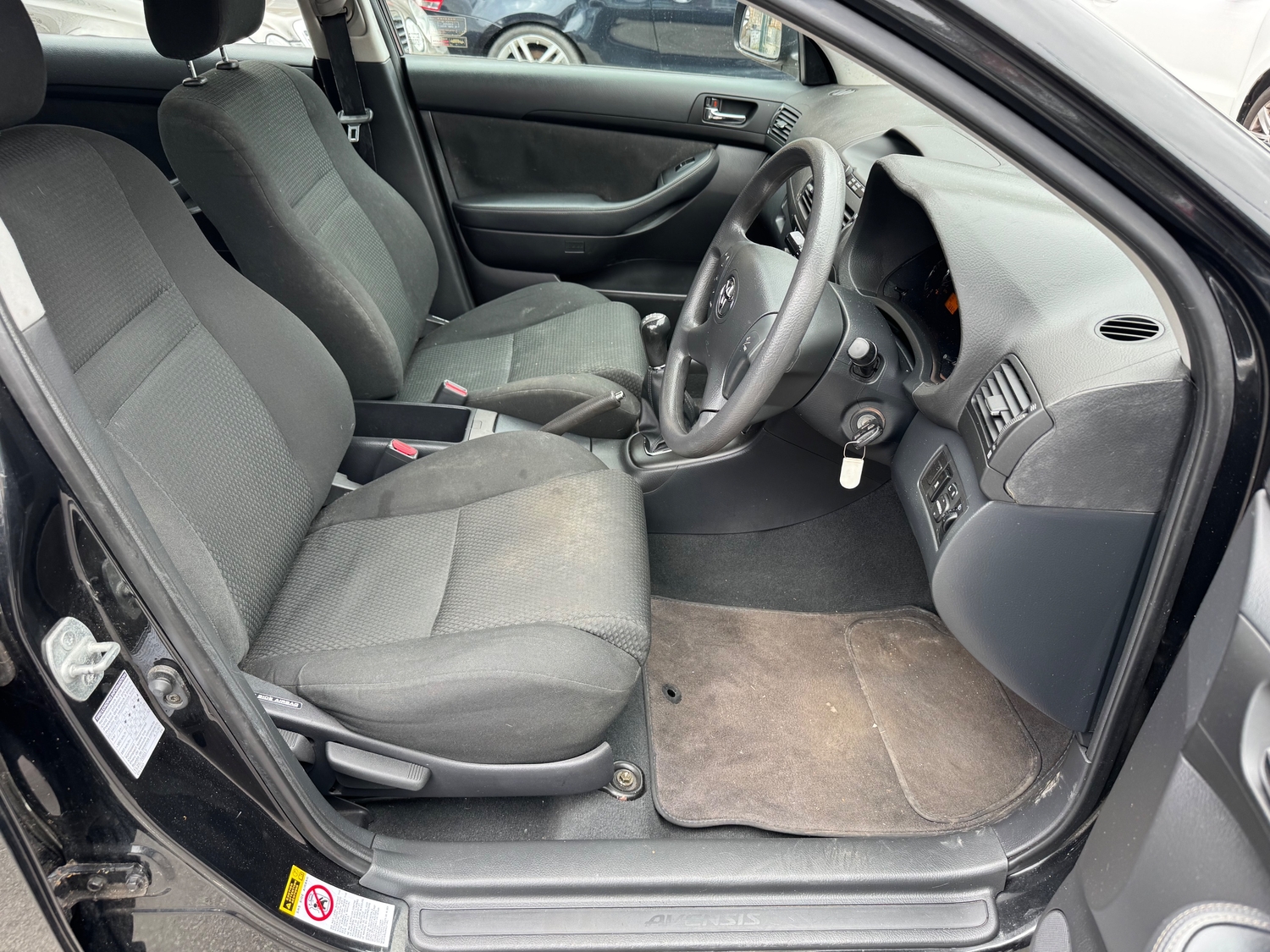 [ berth ]Toyota Avensis