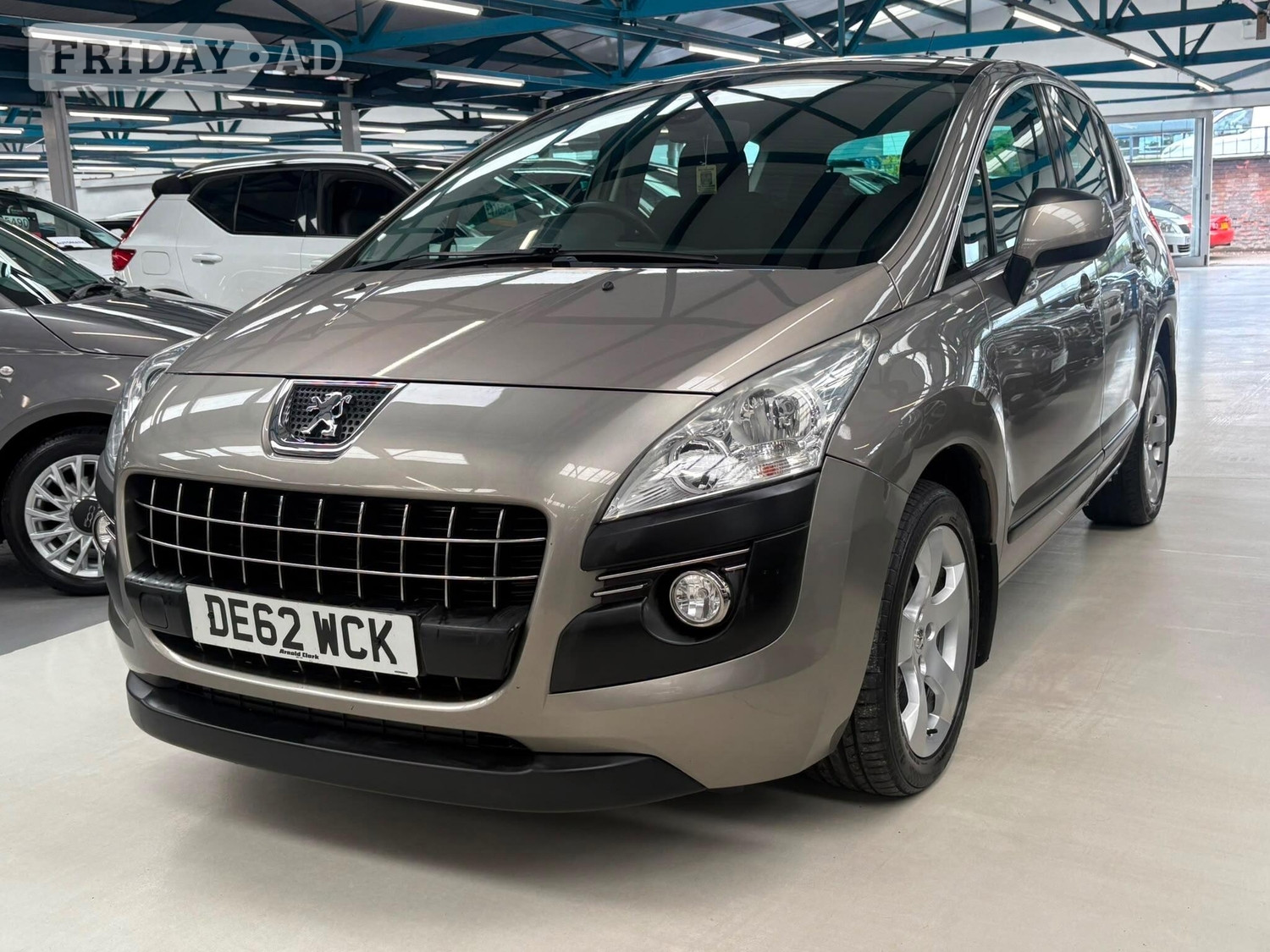 [ berth ]Peugeot 3008