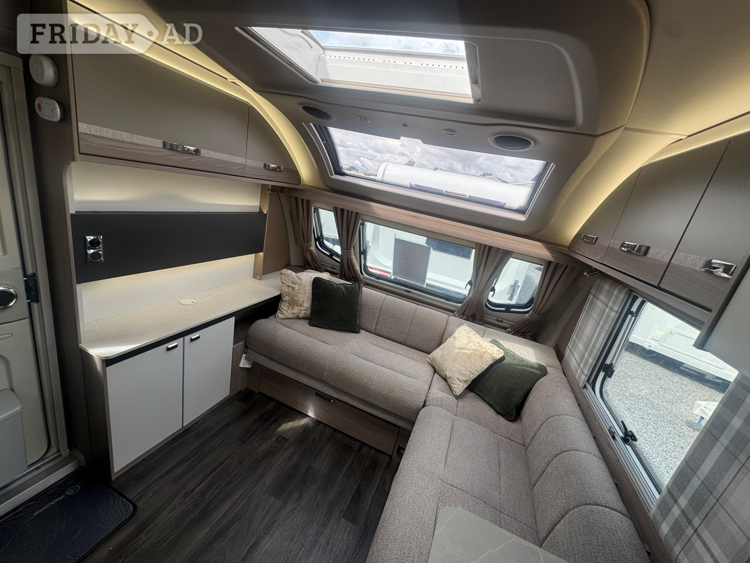 Swift Challenger Grande SE 560L 2024 - Motorhomes & Caravans