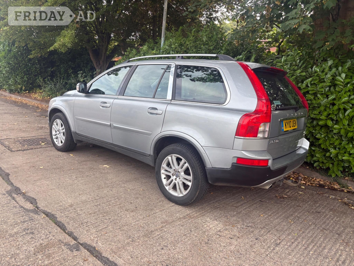 Volvo XC90 2010 - Cars in High Wycombe