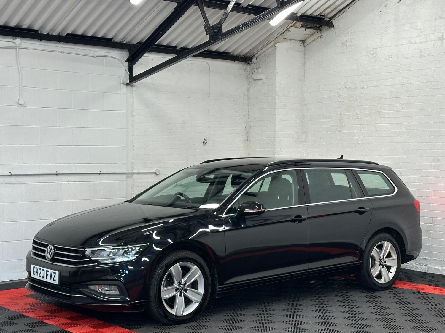Volkswagen Passat 2020 - Cars