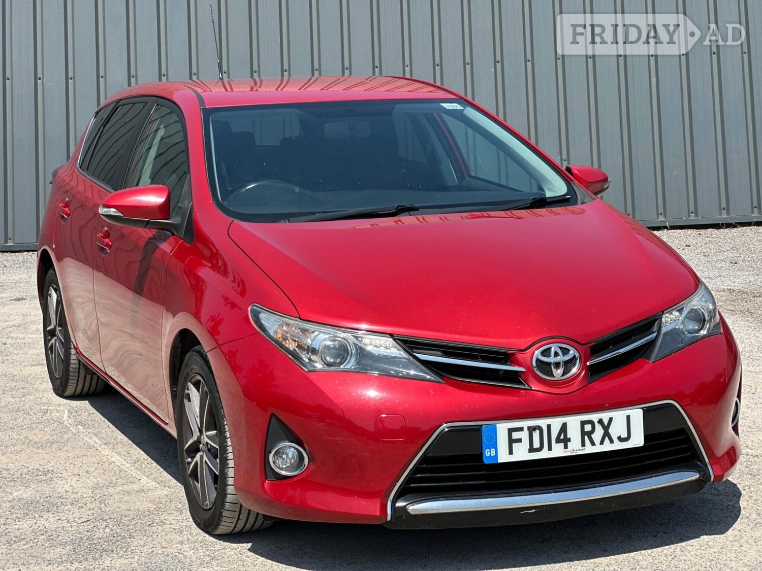 Toyota Auris 2014 in Farnham
