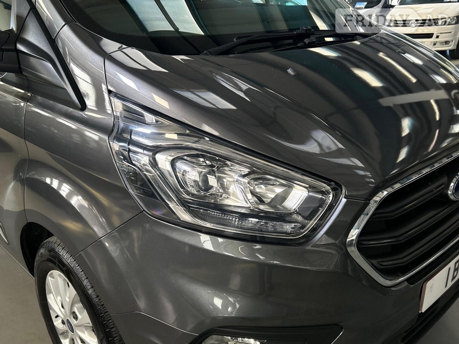 [ berth ]Ford Transit Custom