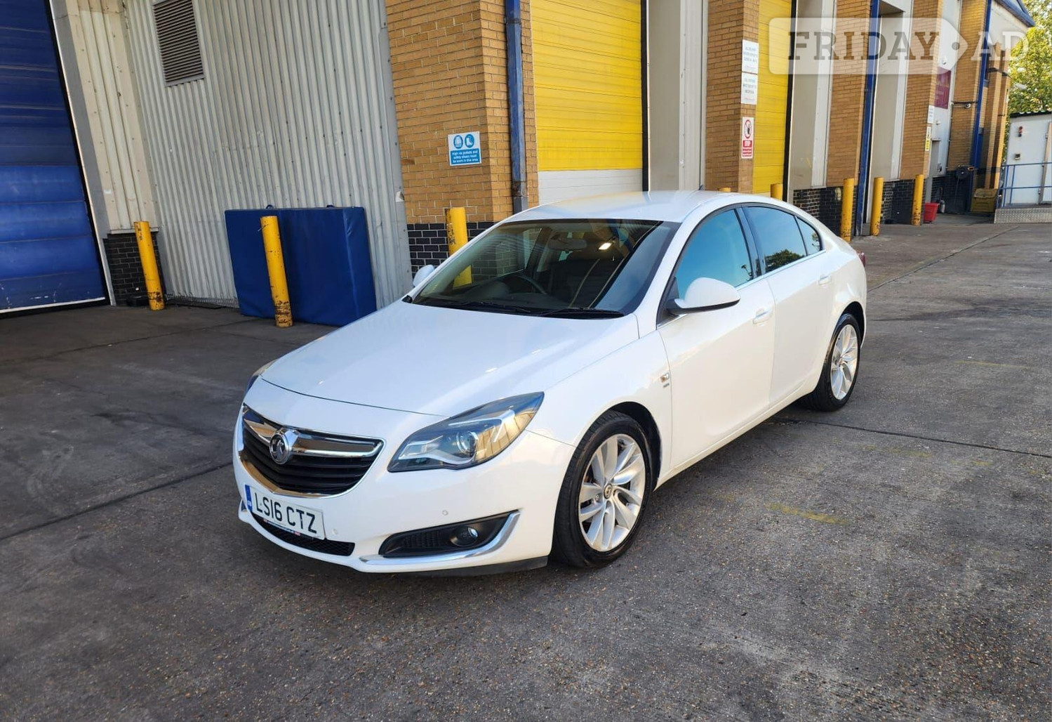 [ berth ]Vauxhall Insignia