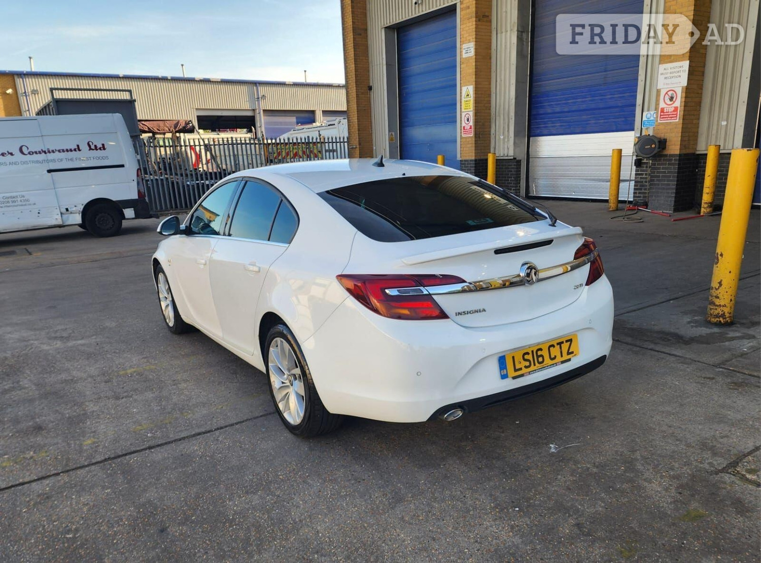 Vauxhall Insignia 2016 - Cars in Wembley