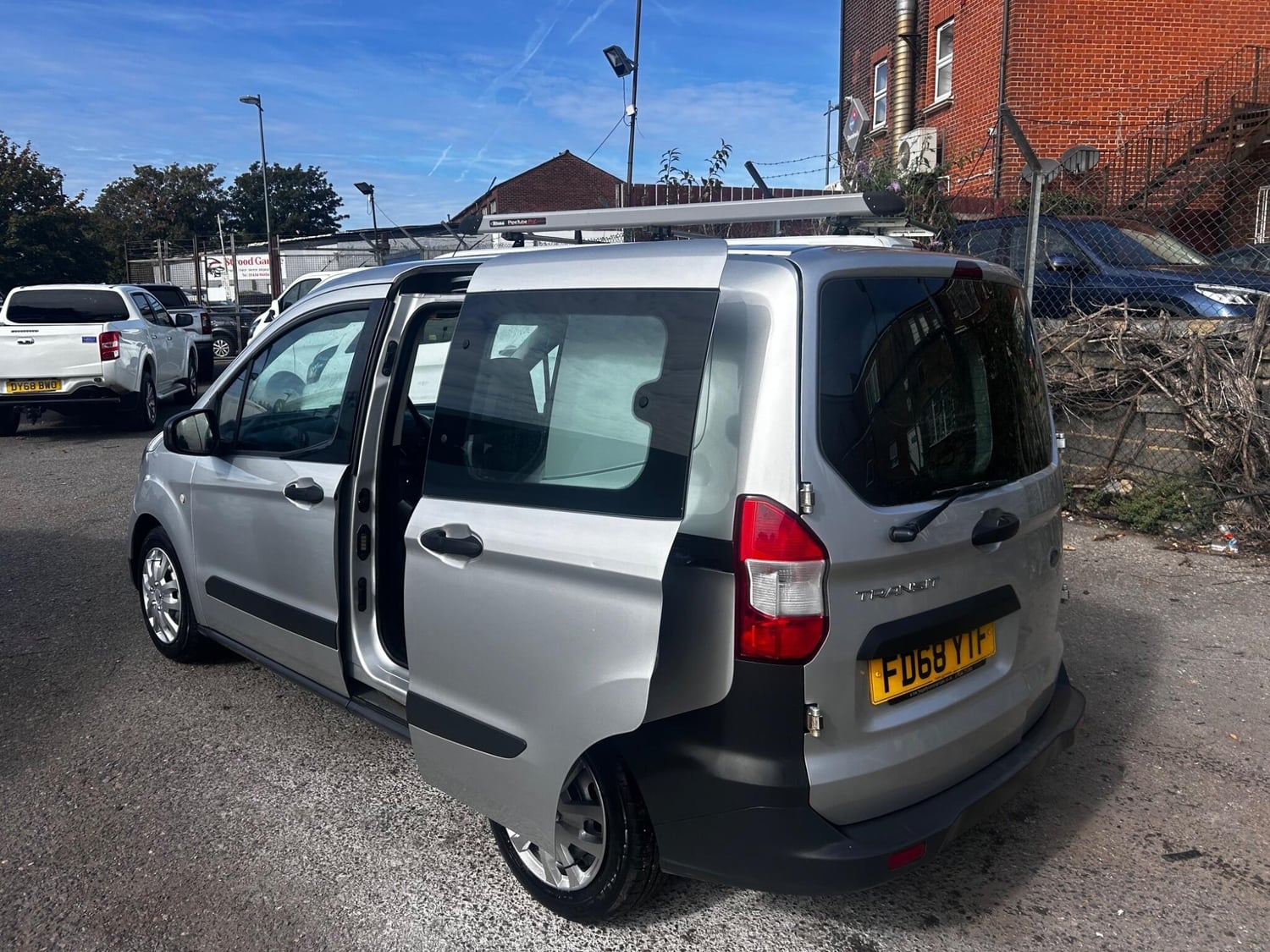 Ford Transit Courier 2019 - Vans & Commercial Vehicles