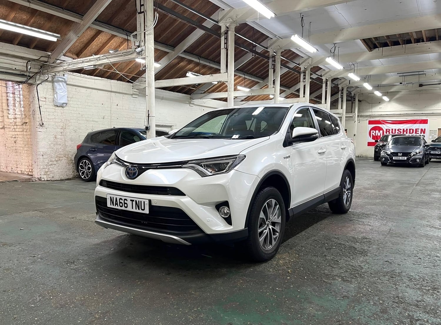 Toyota RAV4 2016 - Cars in Rushden