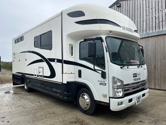 Equi-Trek Endeavour Isuzu Horsebox