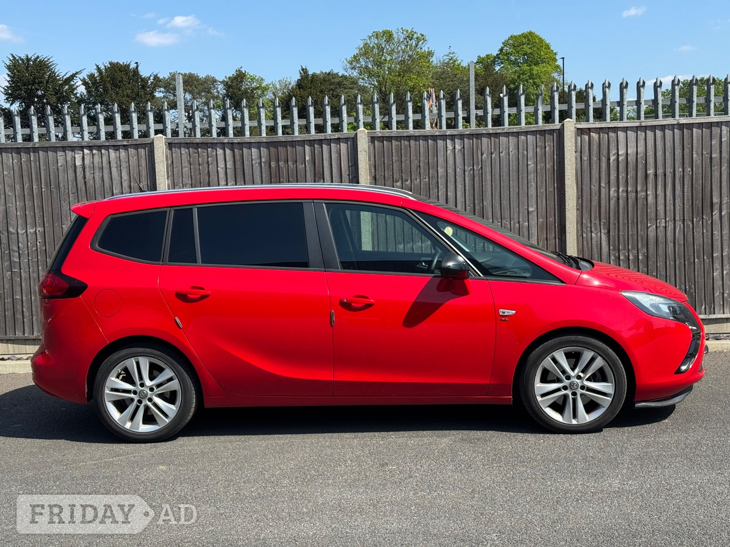 Vauxhall Zafira Tourer 2015 - Cars in Ashford