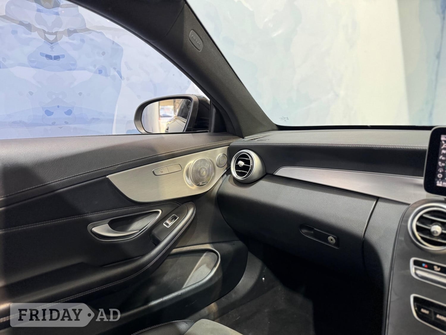 [ berth ]Mercedes-Benz C Class