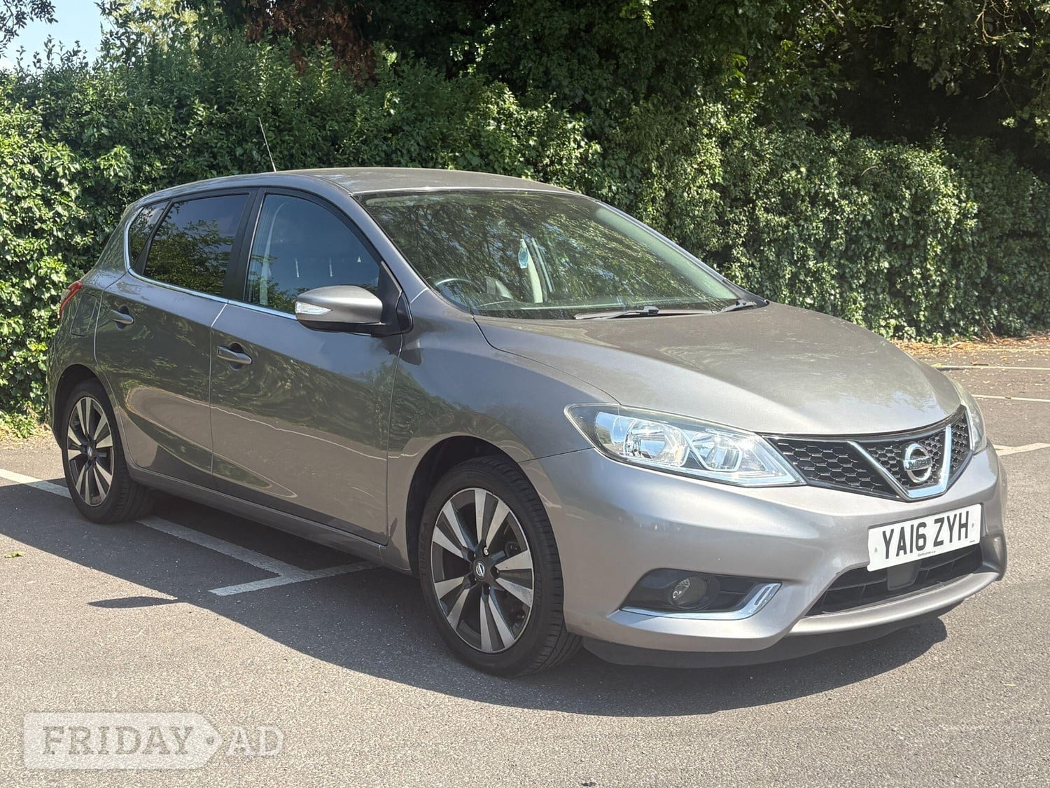 Nissan Pulsar 2016 in East Molesey