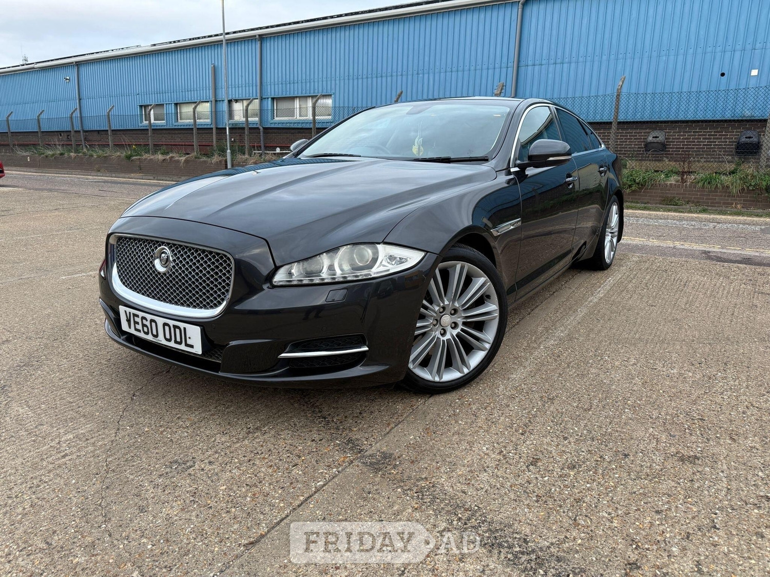 Jaguar XJ 2011 - Cars