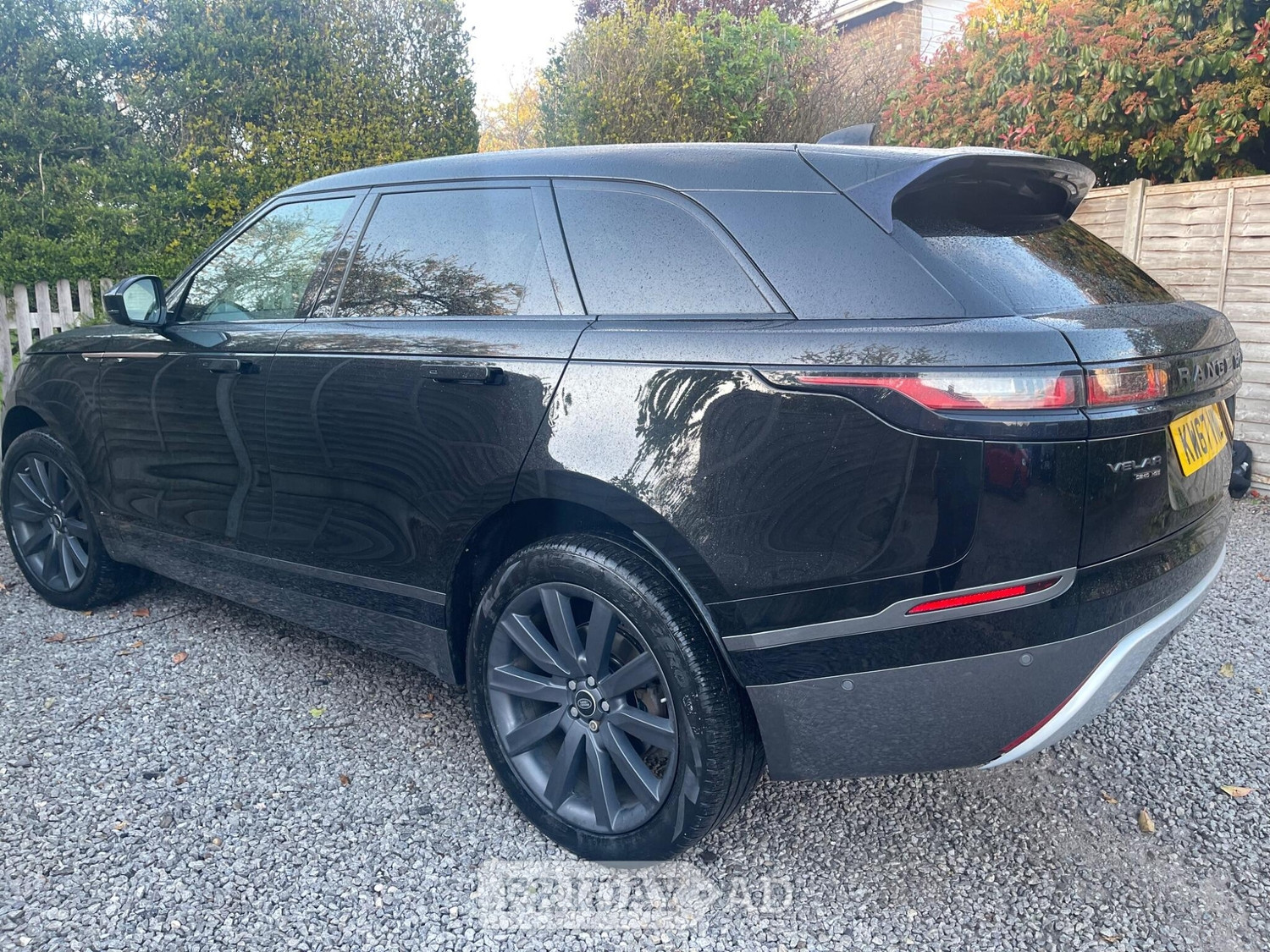 Land Rover Range Rover Velar 2017 - Cars in Staines