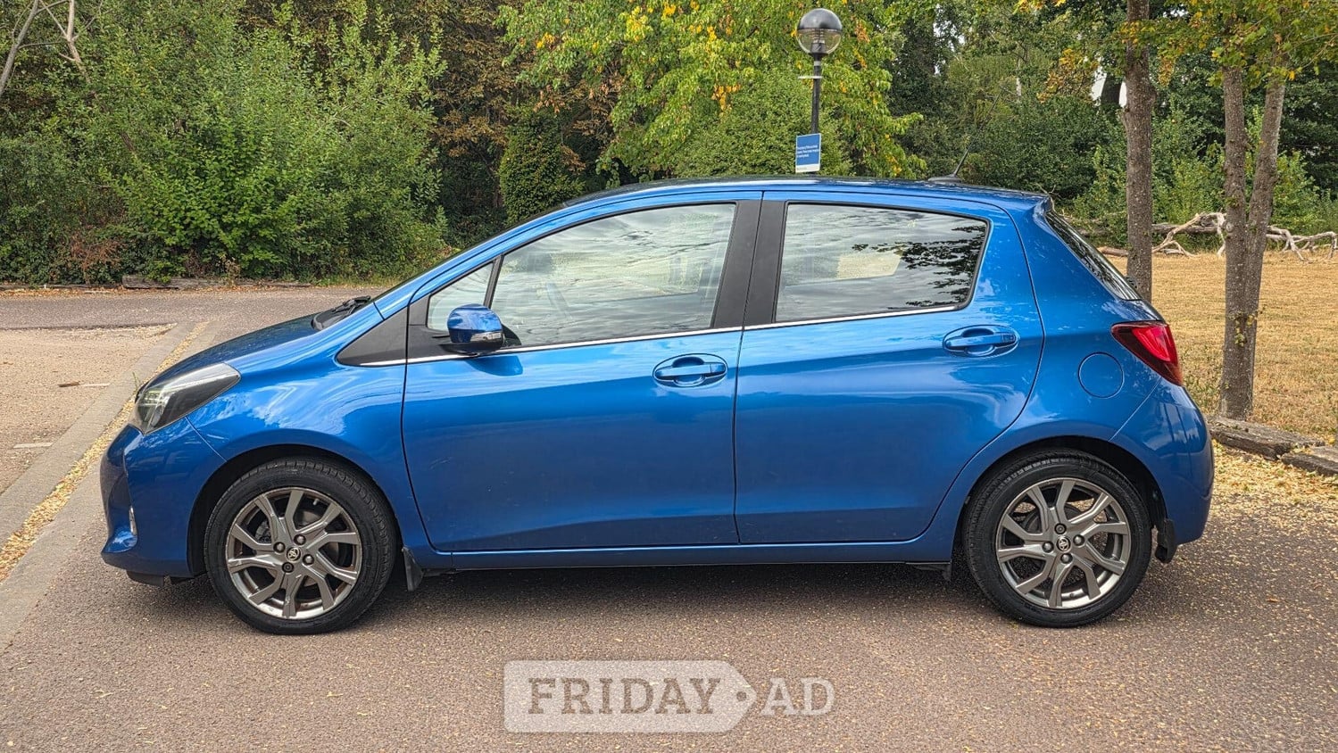 Toyota Yaris 2015 - Cars