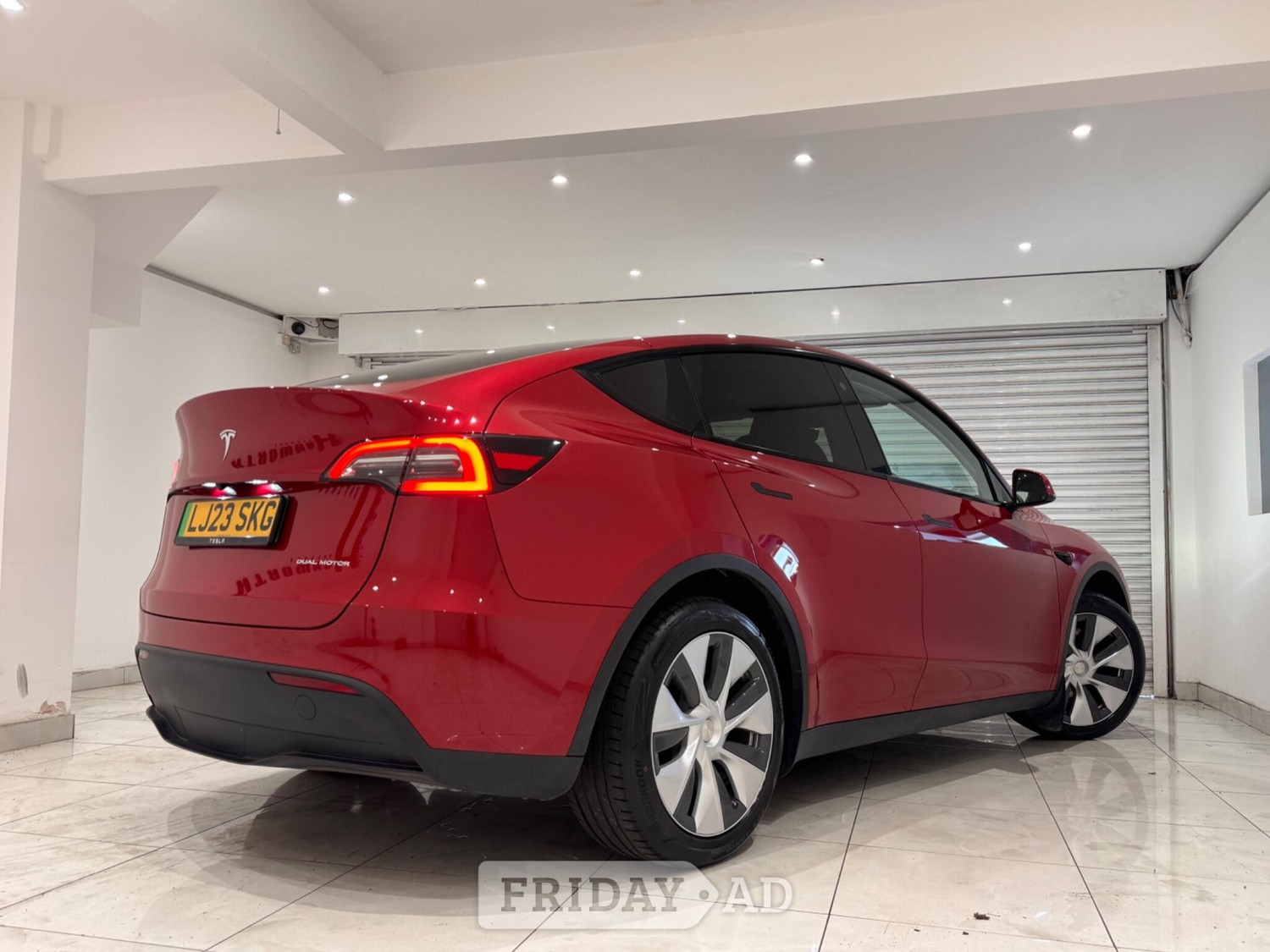 [ berth ]Tesla Model Y