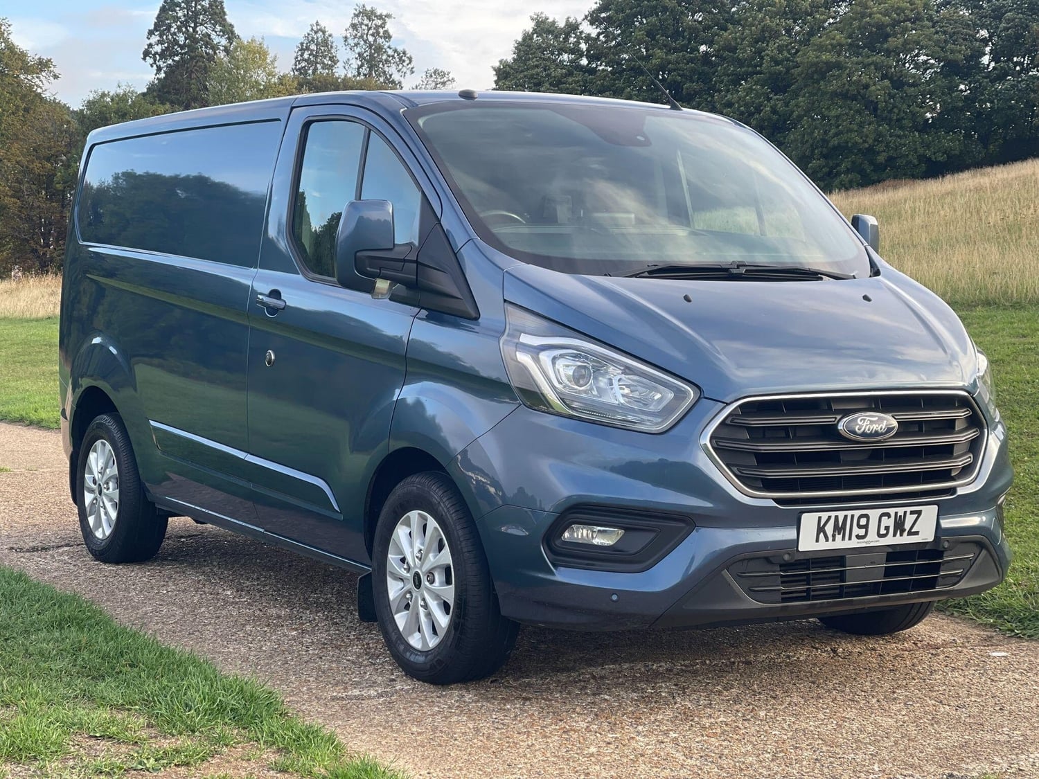 [ berth ]Ford Transit Custom