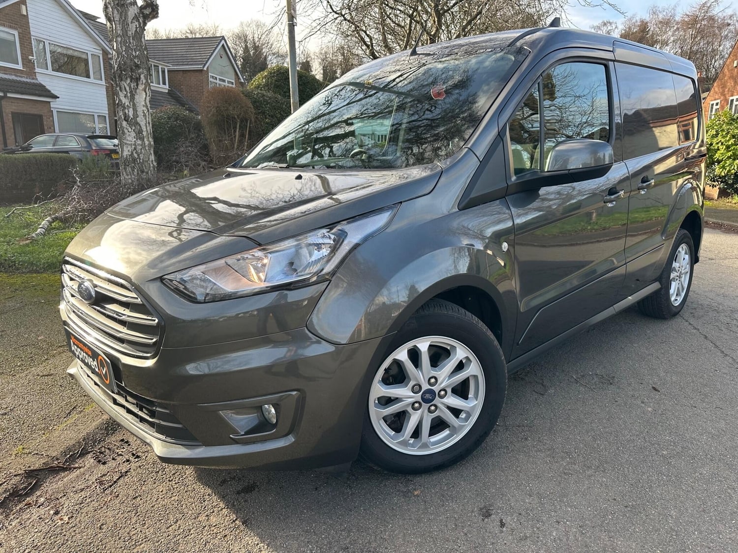 [ berth ]Ford Transit Connect