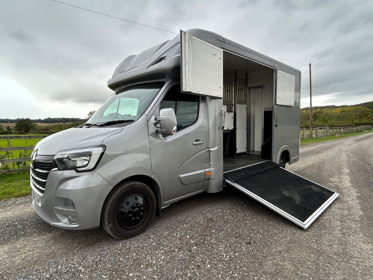 Regent Stallion  Renault Horsebox - Trailers & Horseboxes
