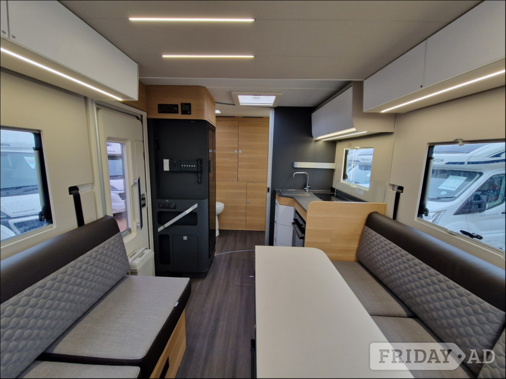 Adria Matrix Plus 600 DT Highbridge