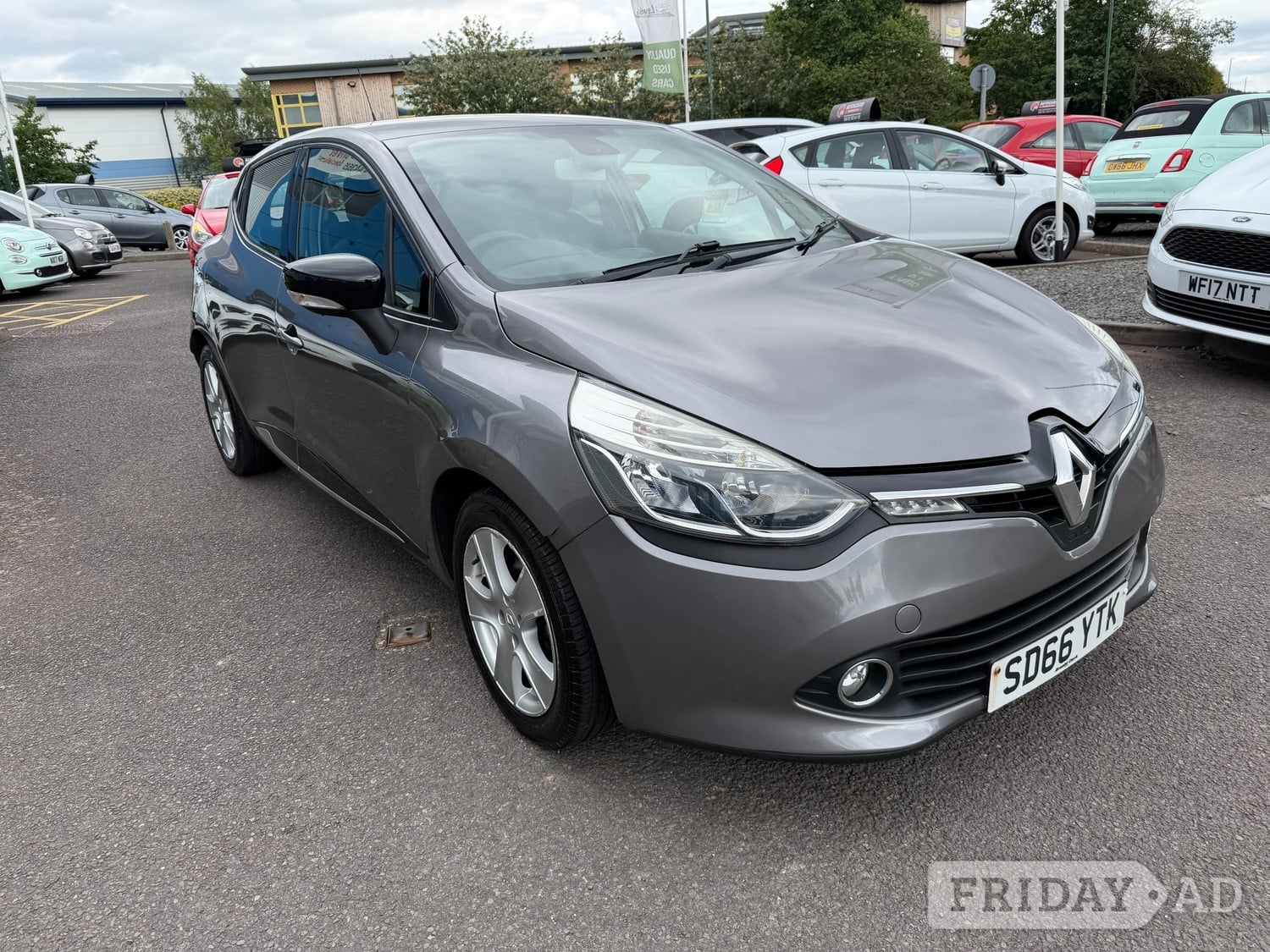 [ berth ]Renault Clio