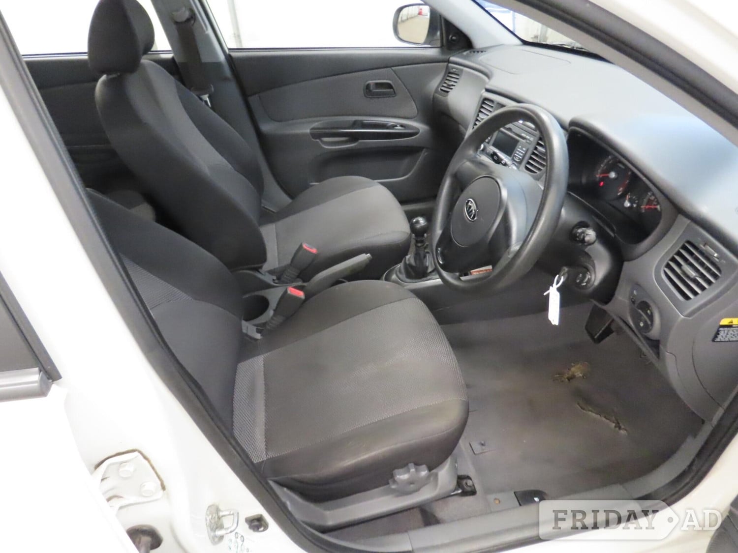 Kia Rio 2010 - Cars