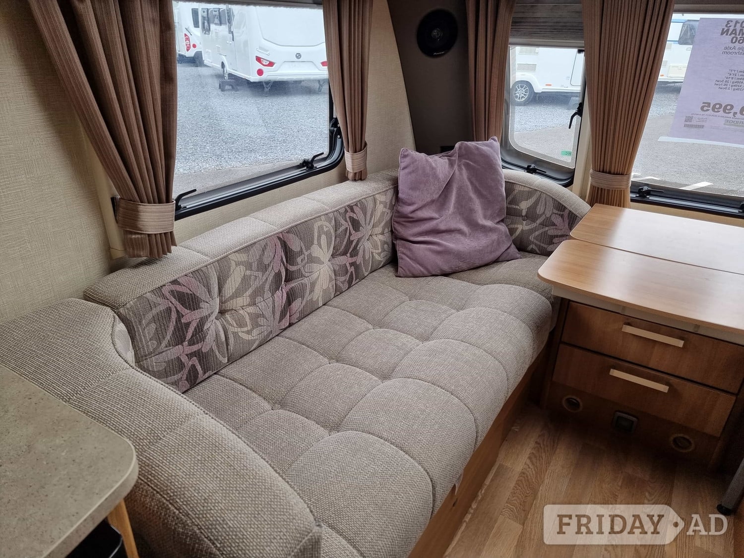 [2 berth ]Coachman VIP 460