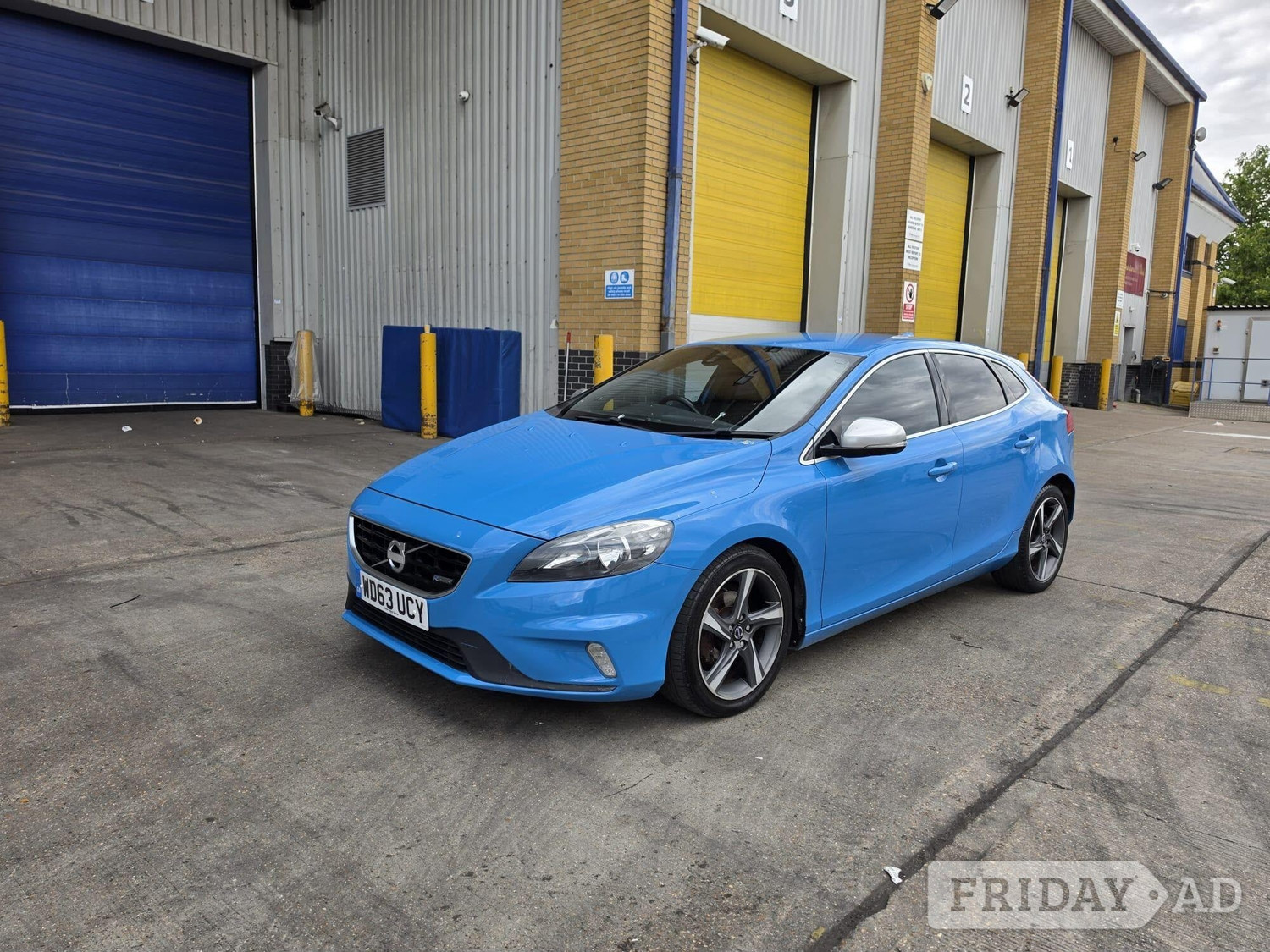 [ berth ]Volvo V40