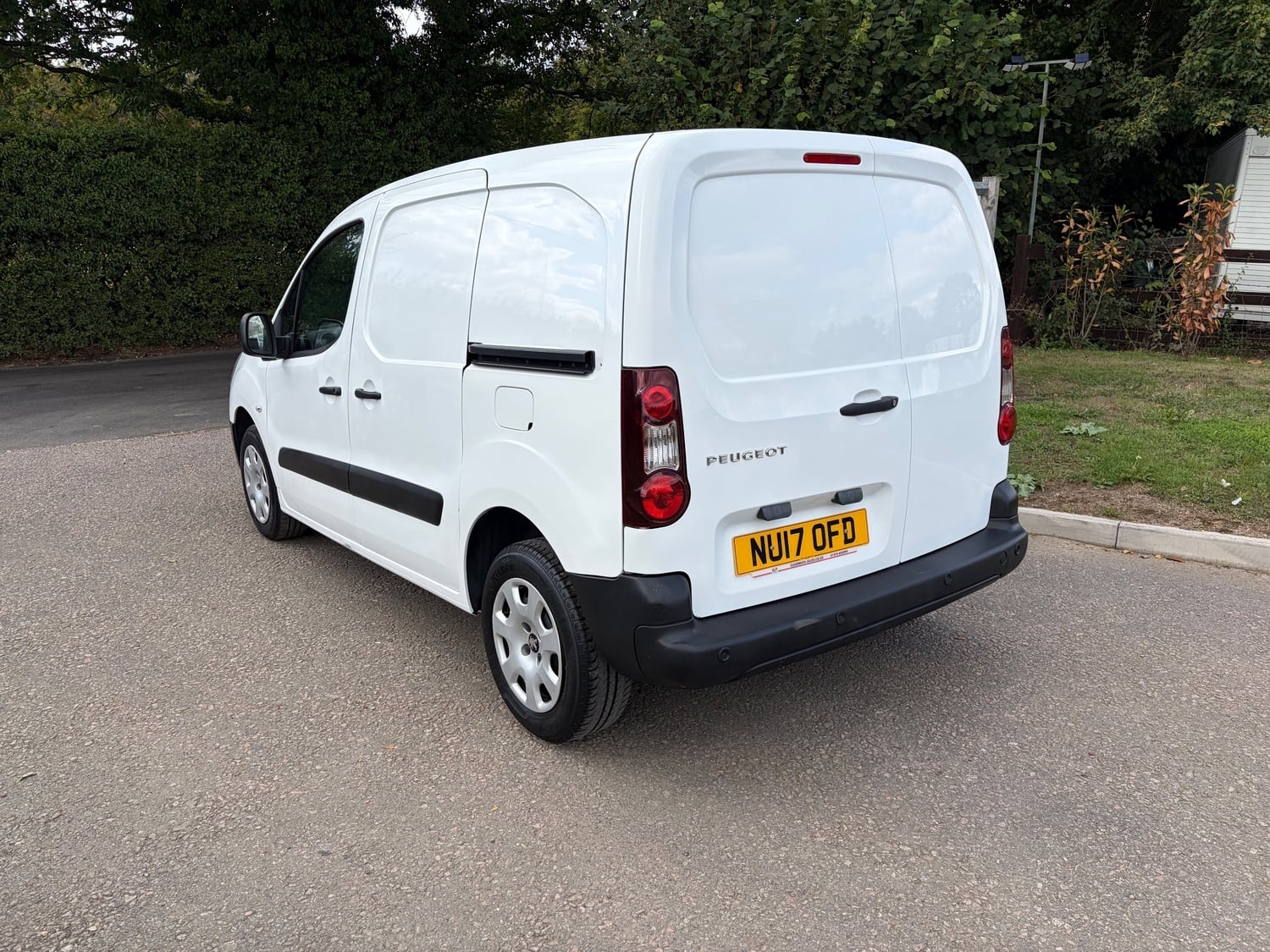 [ berth ]Peugeot Partner