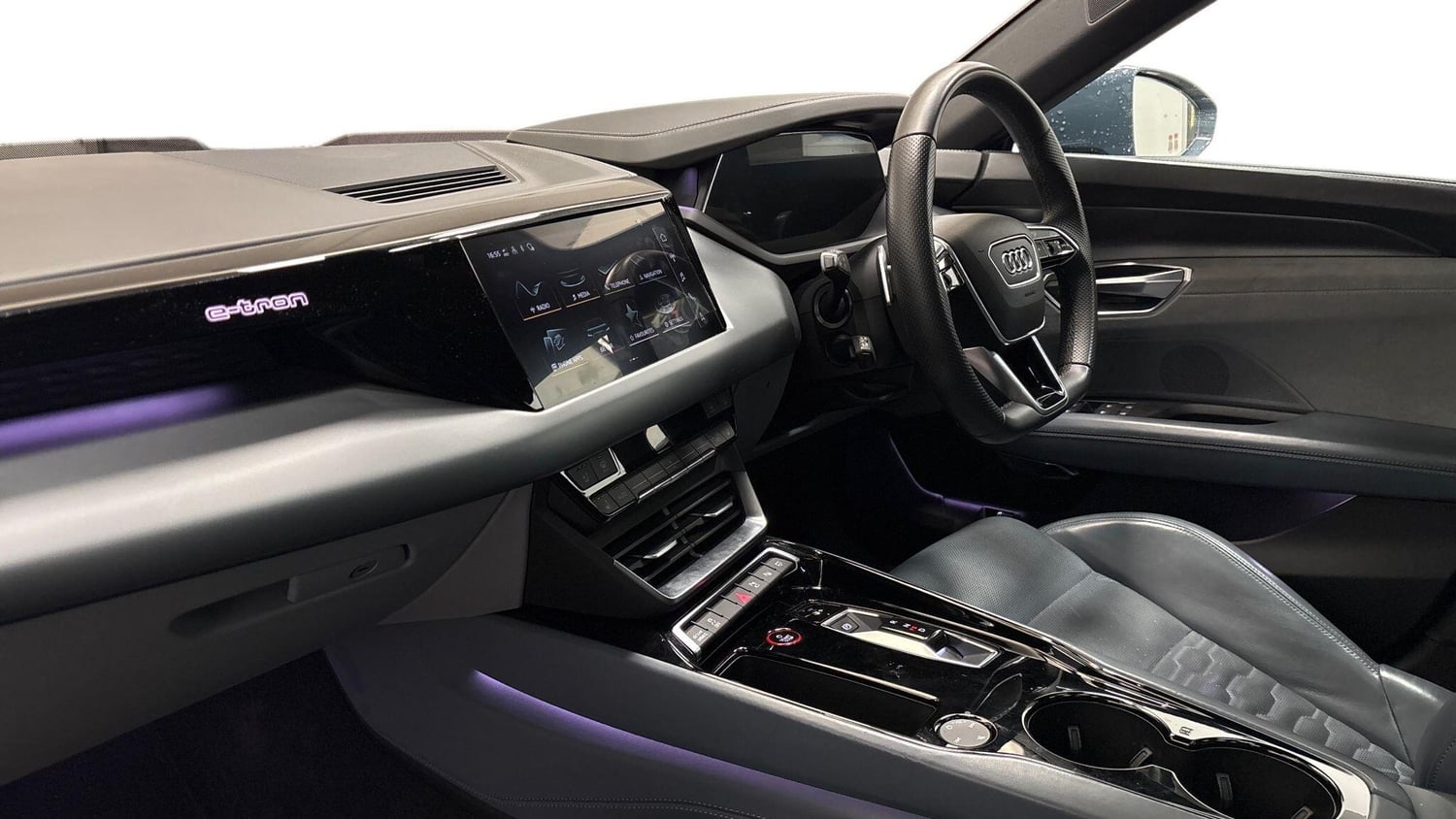 Audi e-tron 2022 - Cars in Ely