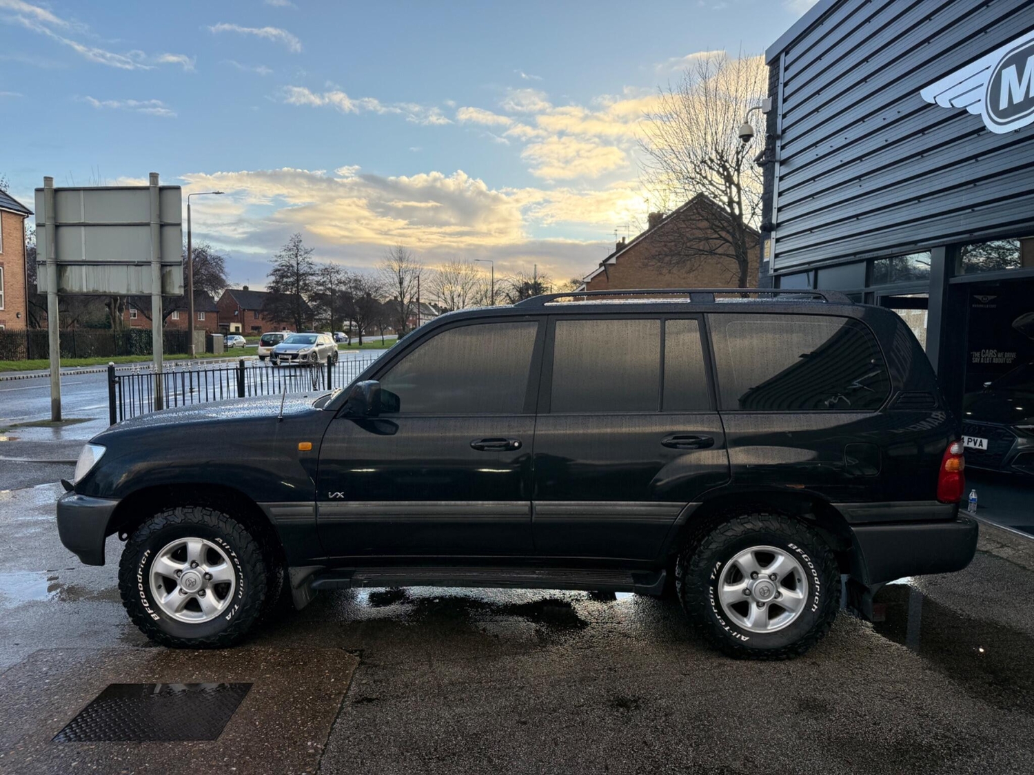 Toyota Land Cruiser 2000 - Cars
