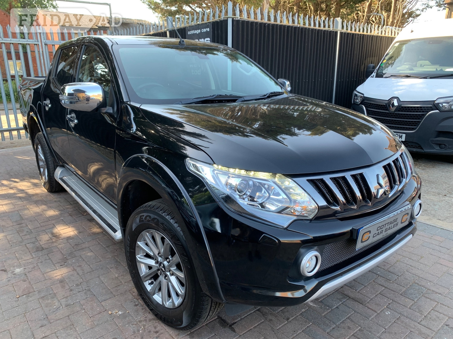 [ berth ]Mitsubishi L200
