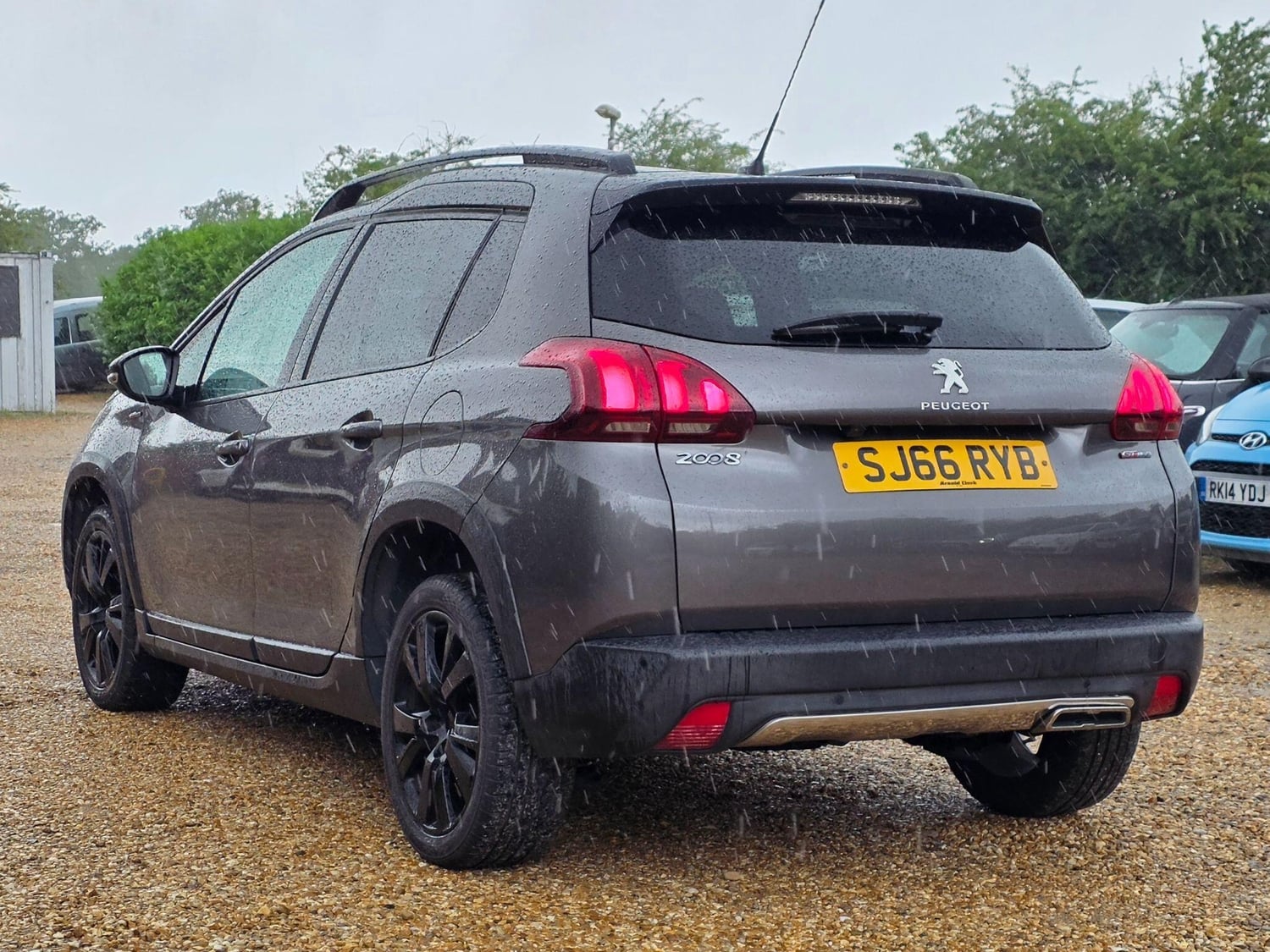 Peugeot 2008 2016 - Cars in Shefford