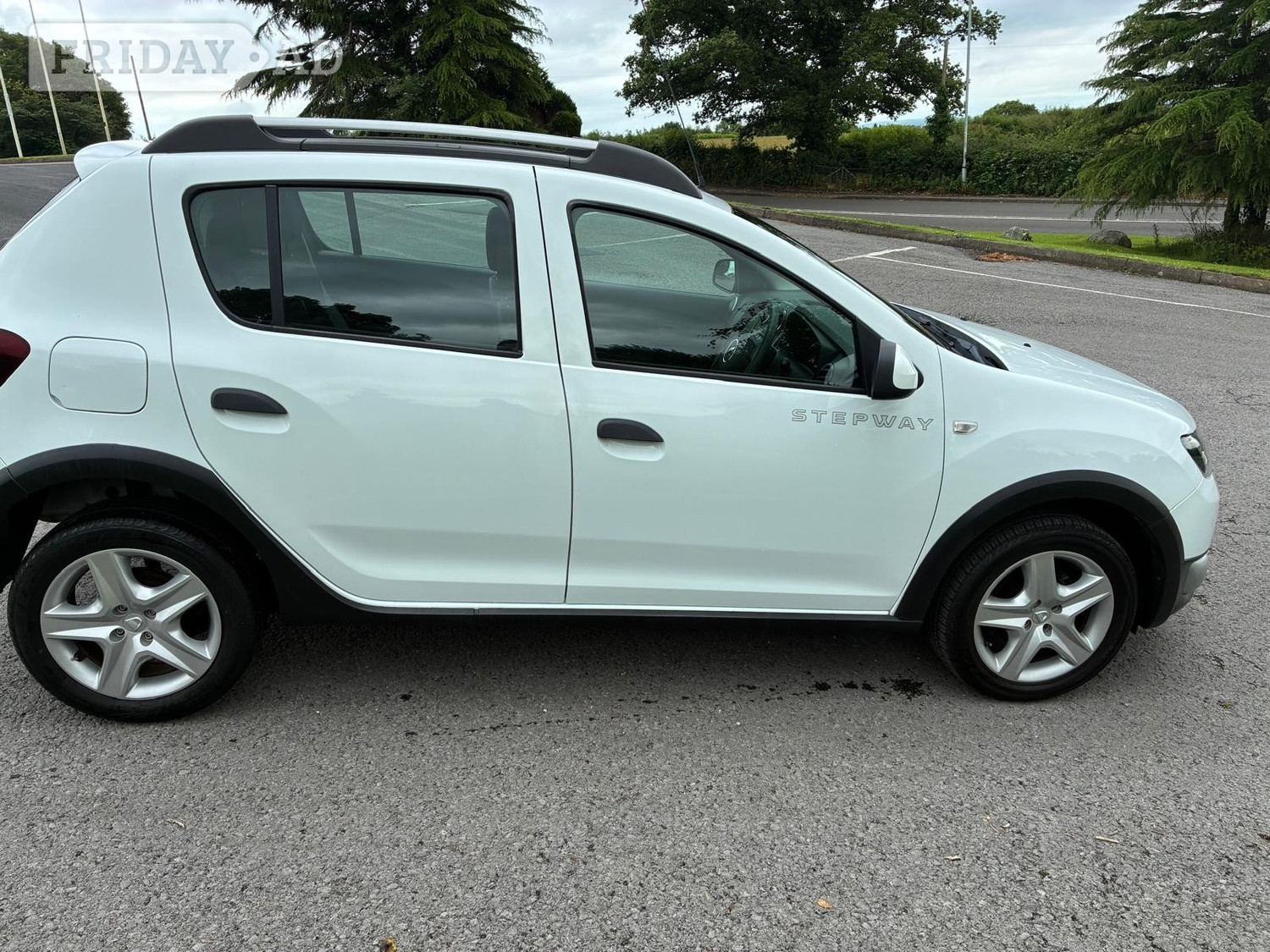 [ berth ]Dacia Sandero Stepway