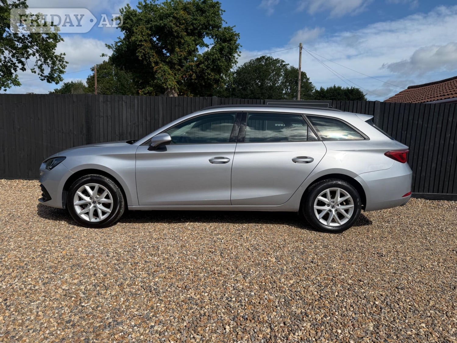 [ berth ]SEAT Leon