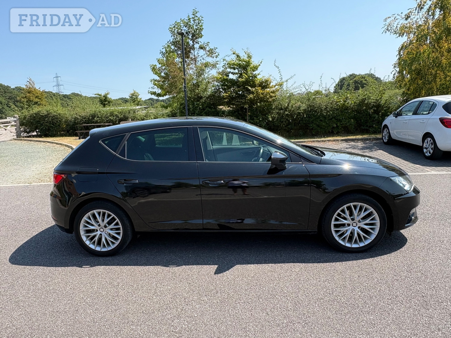 SEAT Leon 2019 - Cars