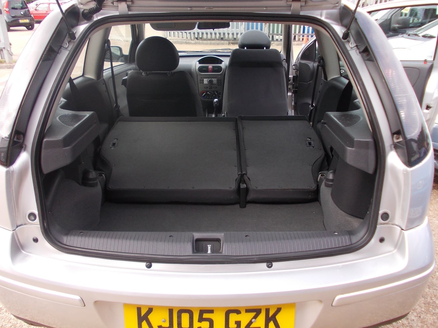 Vauxhall Corsa 2005 - Cars