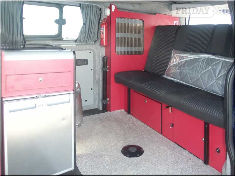 [ berth ]Danbury Camper