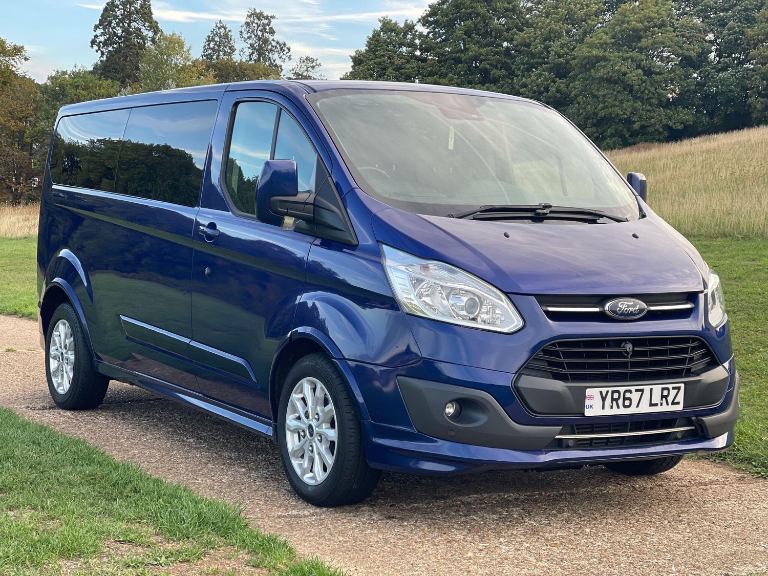 [ berth ]Ford Transit Custom