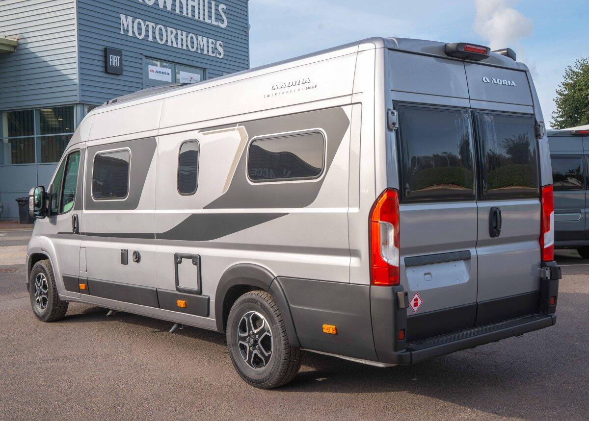 [2 berth ]Adria Van Twin Supreme 640 SLB