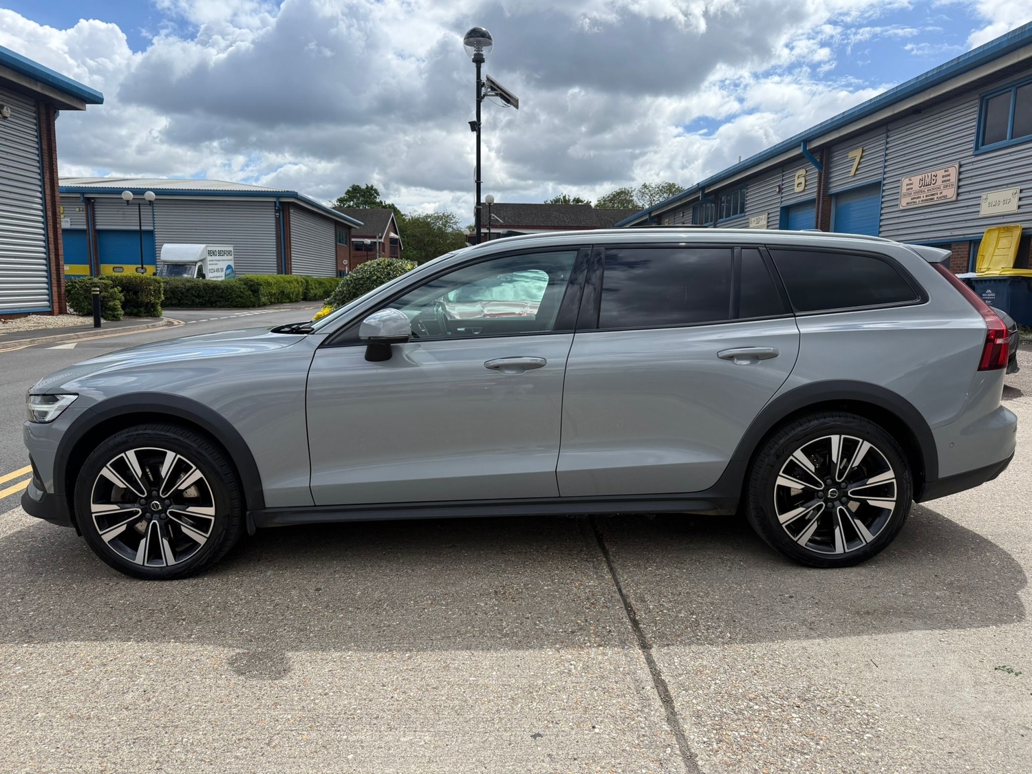 [ berth ]Volvo V60