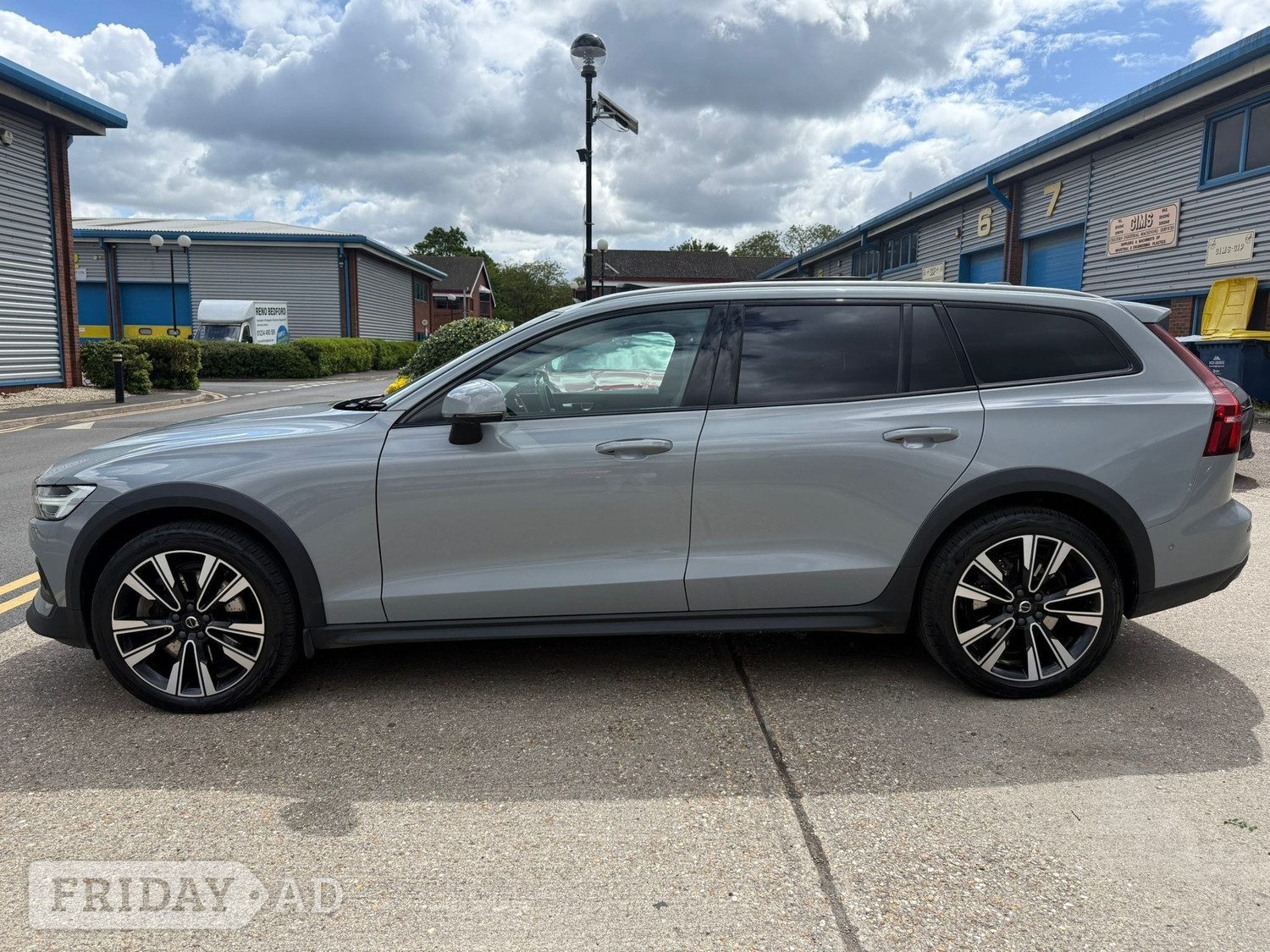 [ berth ]Volvo V60