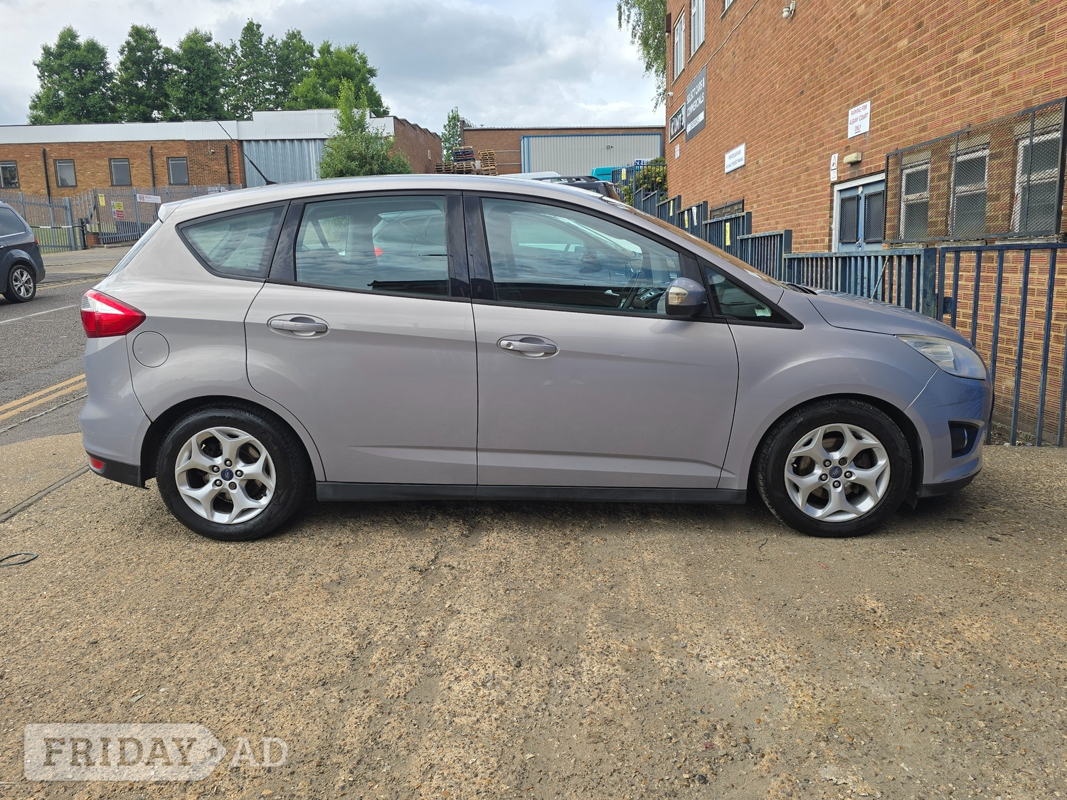 Ford C-MAX 2013 - Cars in Luton