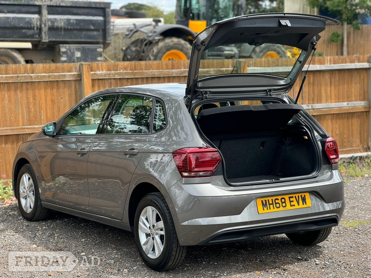 Volkswagen Polo 2019 - Cars in St. Albans